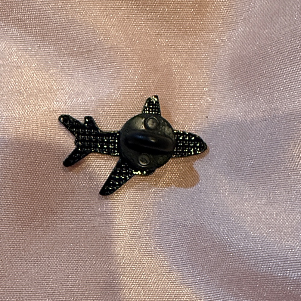 Colorful Airplane Pin - Aviation - Picture 2 of 5